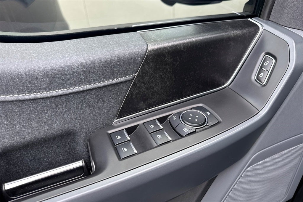 2023 Ford F-150 Lightning XLT