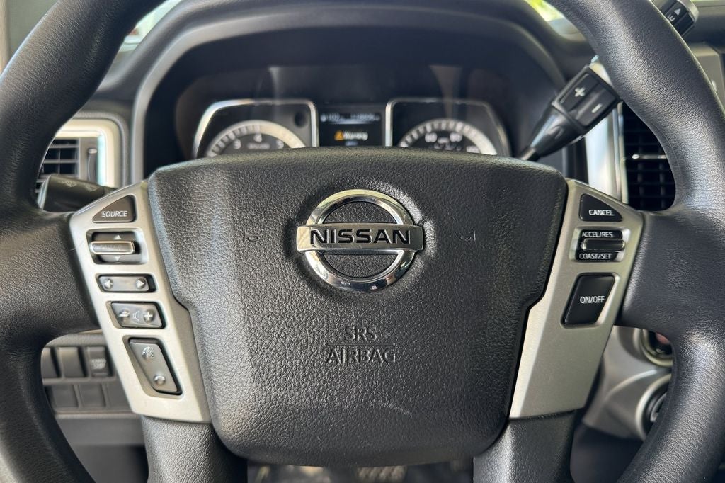 2017 Nissan Titan SV