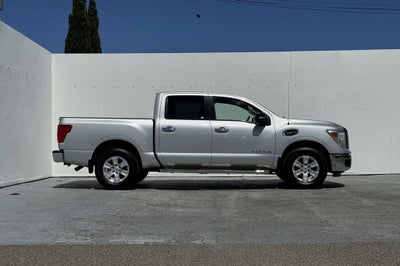 2017 Nissan Titan SV