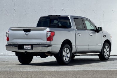 2017 Nissan Titan SV