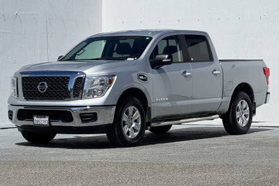 2017 Nissan Titan SV