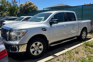 2017 Nissan Titan SV