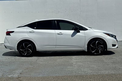 2023 Nissan Versa 1.6 SR
