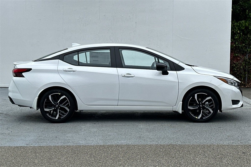 2025 Nissan Versa 1.6 SR