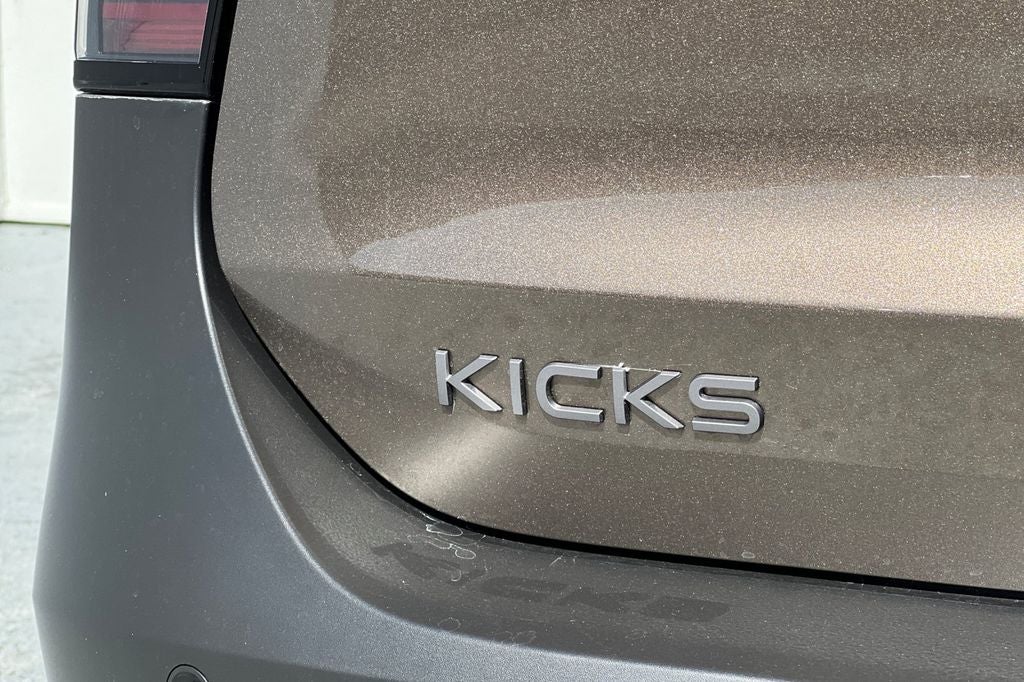 2025 Nissan Kicks S