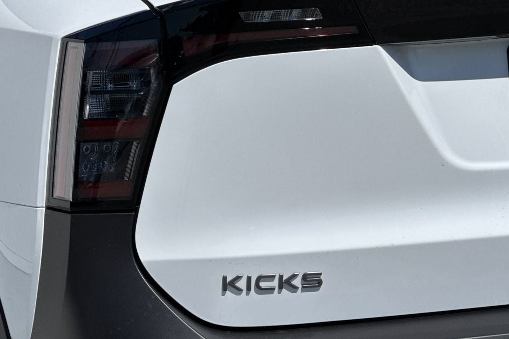 2027 Nissan Kicks SV