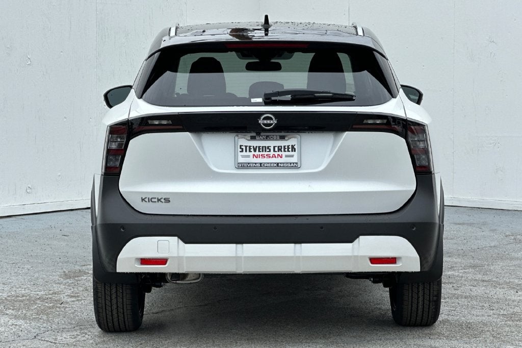 2027 Nissan Kicks SR