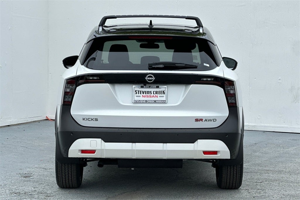 2025 Nissan Kicks SR