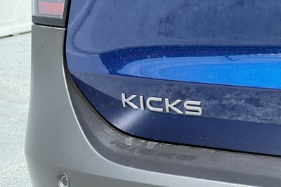 2025 Nissan Kicks SR