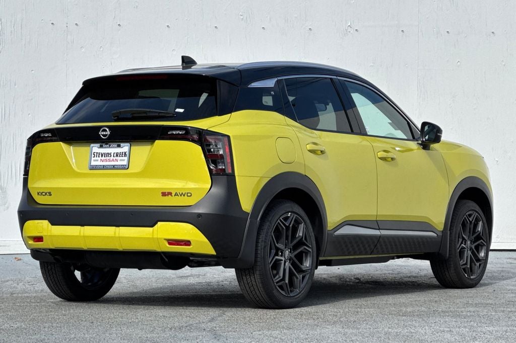 2025 Nissan Kicks SR