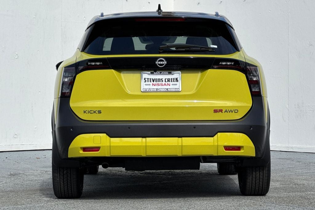 2025 Nissan Kicks SR