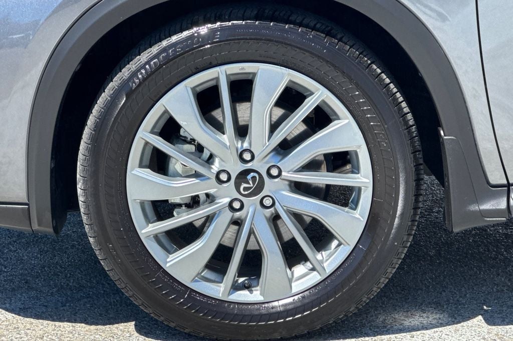 2024 INFINITI QX50 LUXE