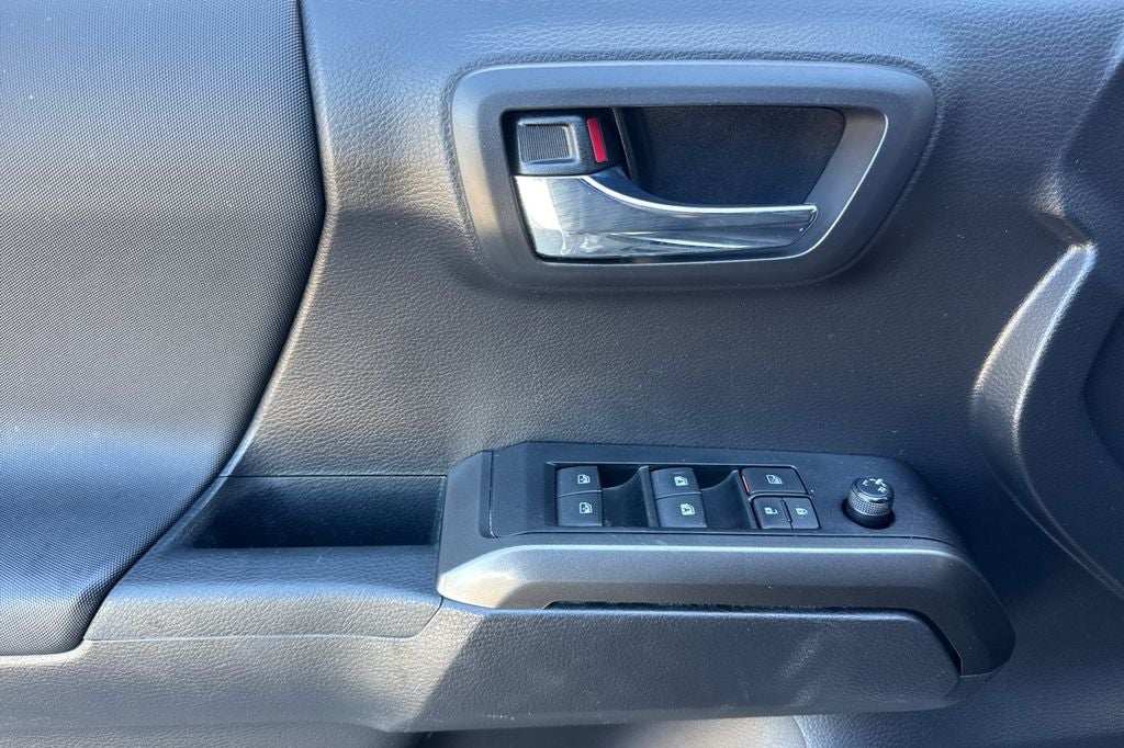 2022 Toyota Tacoma TRD Off-Road V6