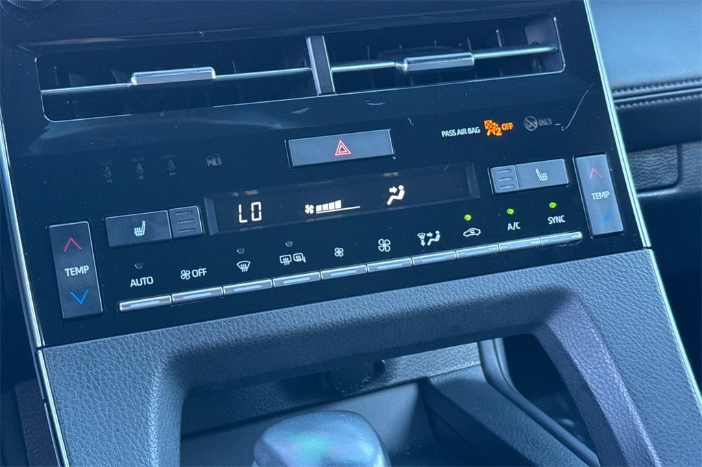 2022 Toyota Avalon Hybrid XSE