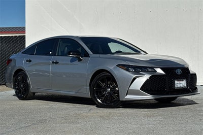 2022 Toyota Avalon Hybrid XSE