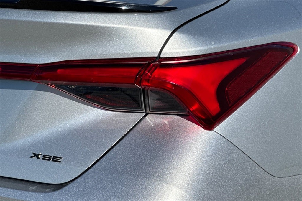2022 Toyota Avalon Hybrid XSE