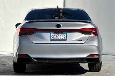 2022 Toyota Avalon Hybrid XSE