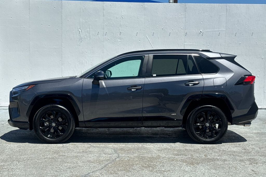 2022 Toyota RAV4 Hybrid SE