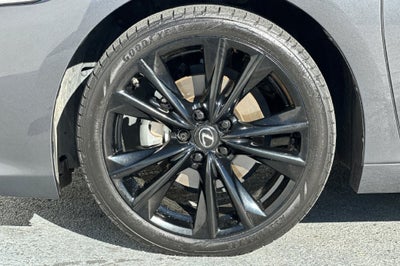 2024 Lexus ES 300h F SPORT Handling