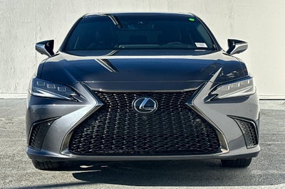 2024 Lexus ES 300h F SPORT Handling