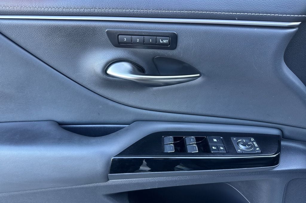 2025 Lexus ES ES 300h