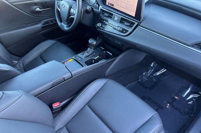 2025 Lexus ES ES 300h