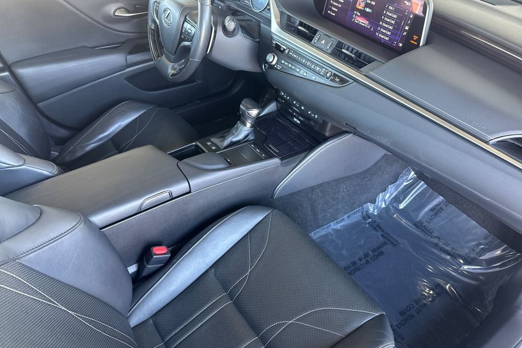 2021 Lexus ES 300h Luxury
