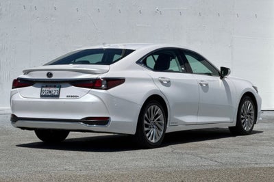 2021 Lexus ES 300h Luxury