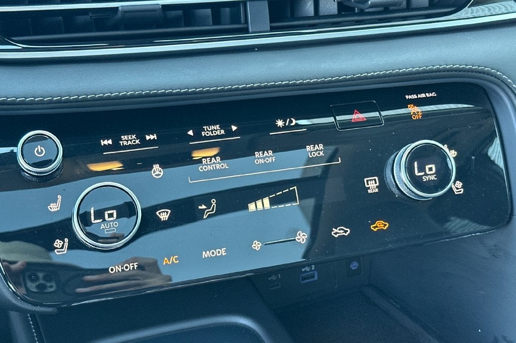 2023 INFINITI QX60 LUXE