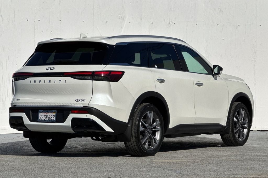2023 INFINITI QX60 LUXE