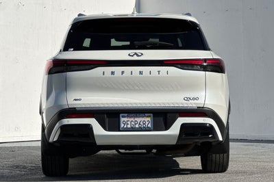 2023 INFINITI QX60 LUXE