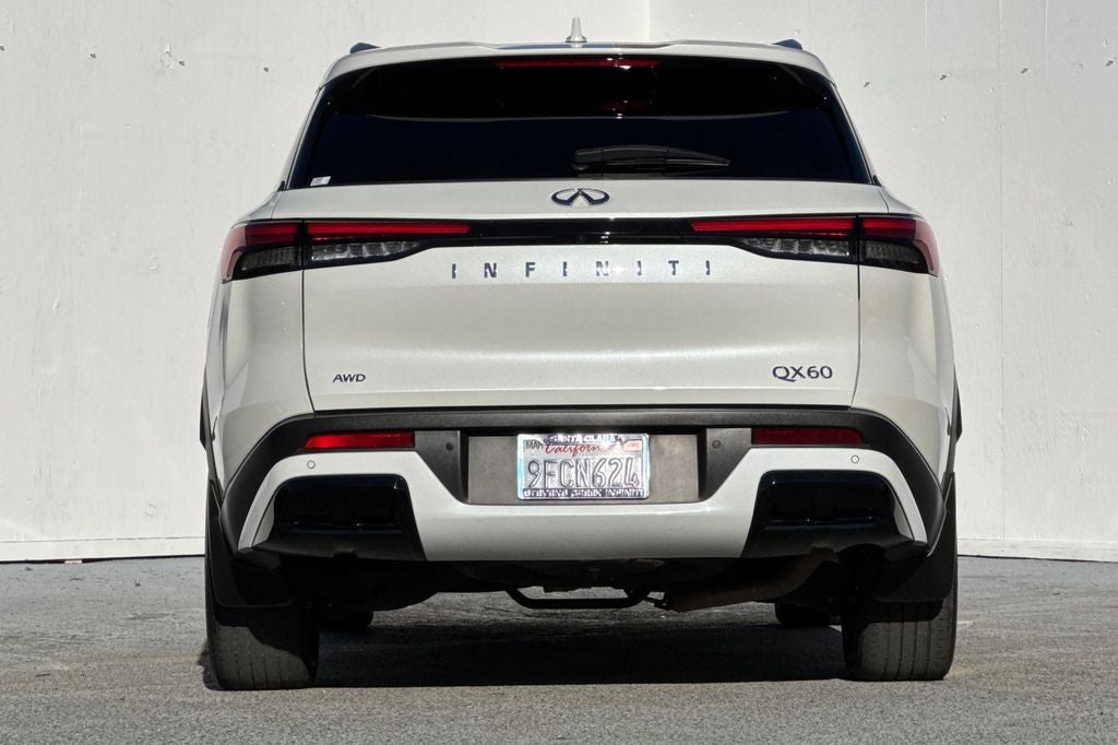 2023 INFINITI QX60 LUXE