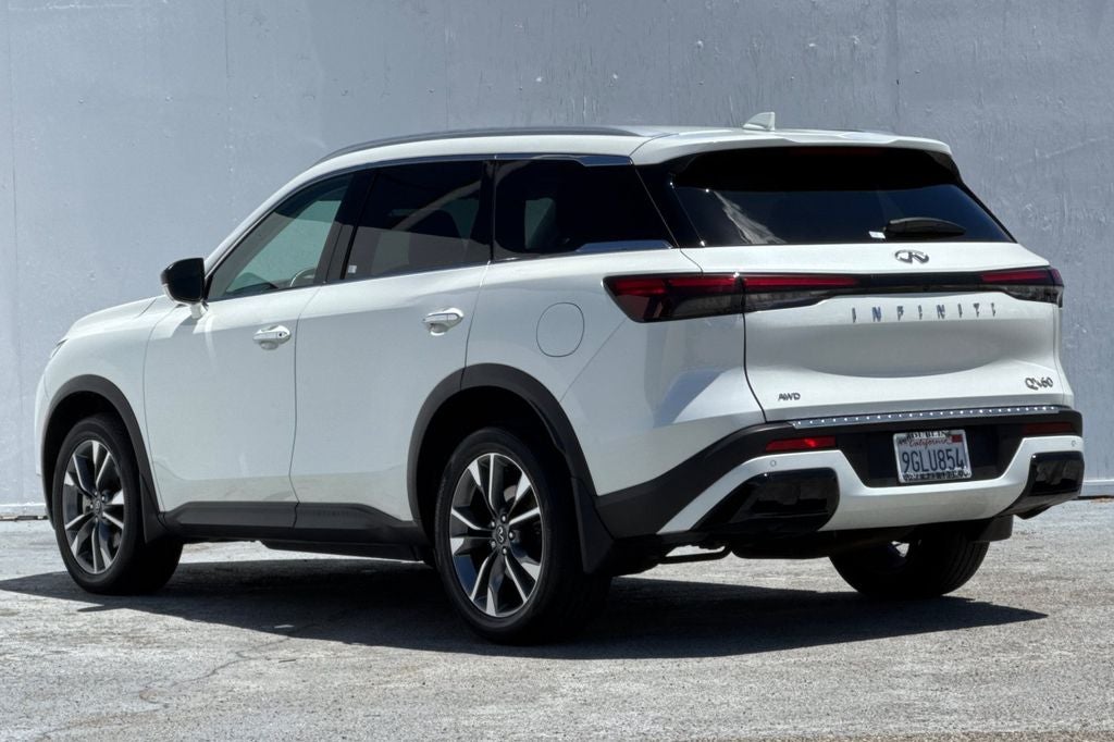 2023 INFINITI QX60 LUXE