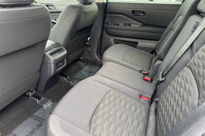 2025 Nissan Pathfinder S