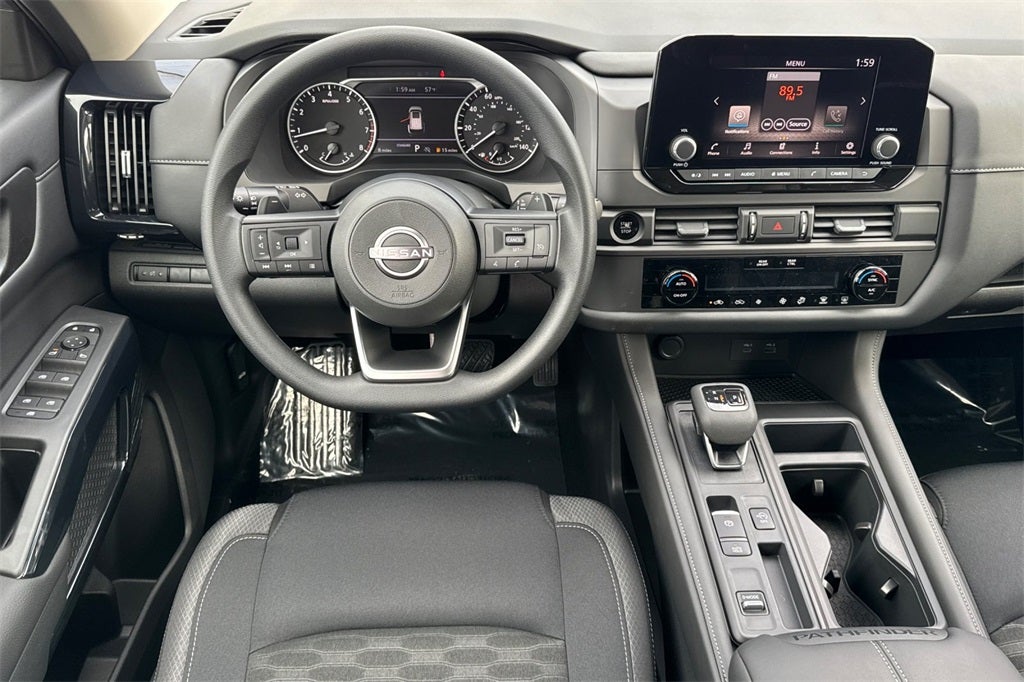 2025 Nissan Pathfinder S