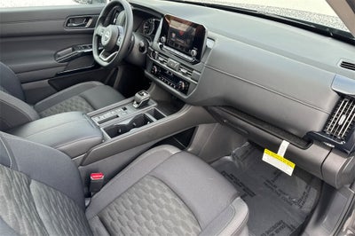 2025 Nissan Pathfinder S