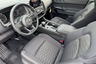 2025 Nissan Pathfinder S