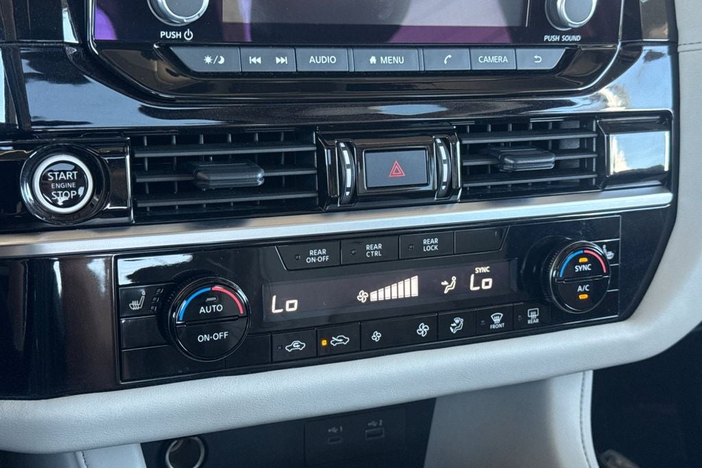 2024 Nissan Pathfinder SV