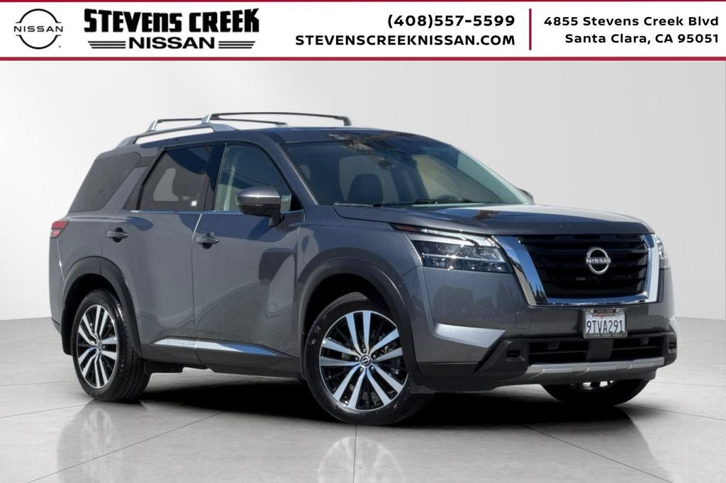 2024 Nissan Pathfinder Platinum 2WD's photo