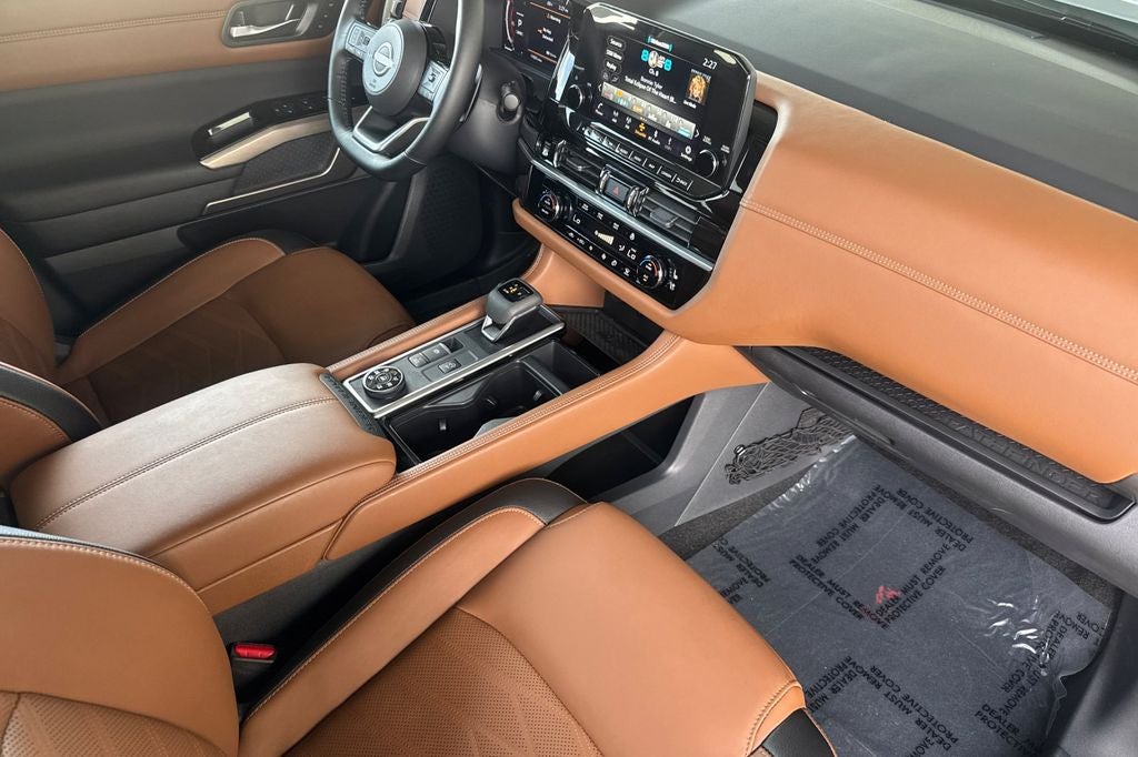 2025 Nissan Pathfinder Platinum