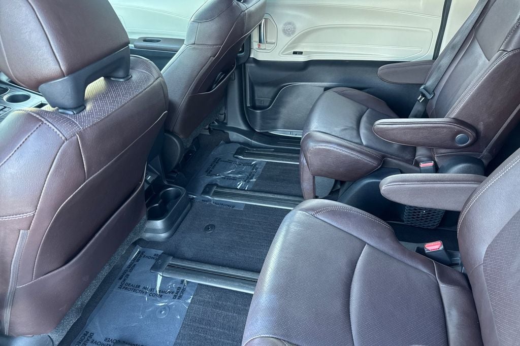 2022 Toyota Sienna Platinum 7 Passenger