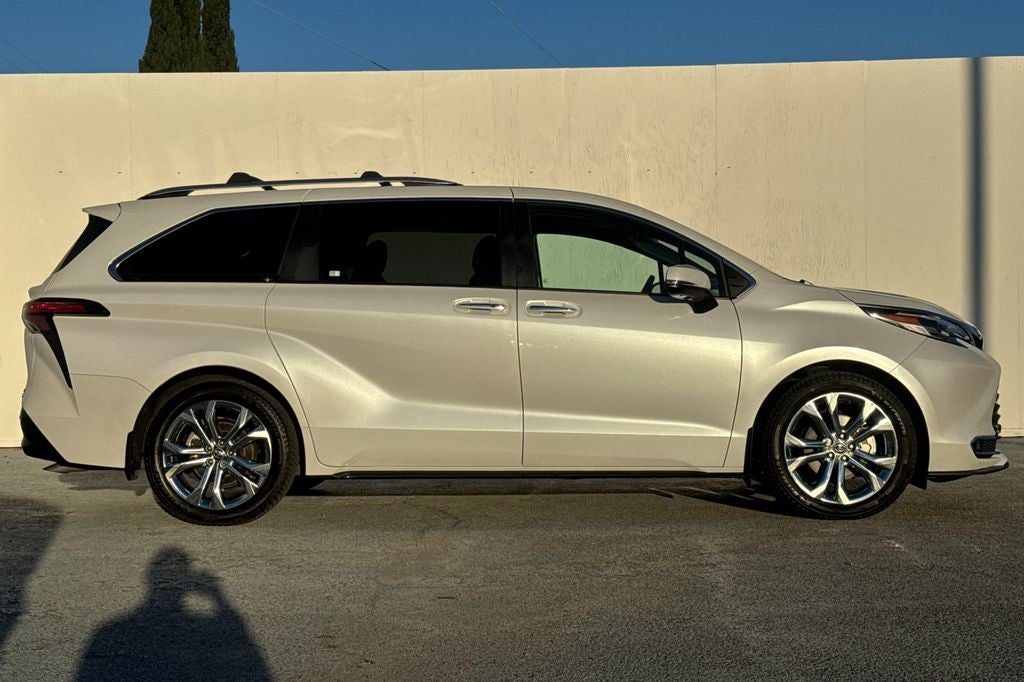 2022 Toyota Sienna Platinum 7 Passenger