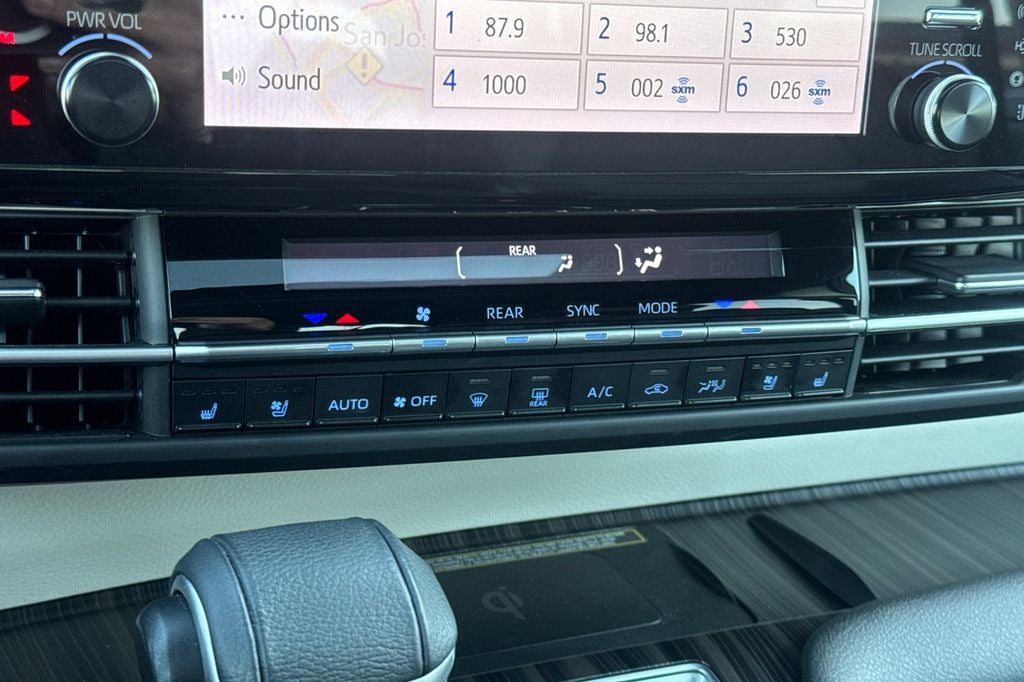 2022 Toyota Sienna Platinum 7 Passenger