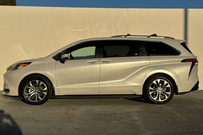2022 Toyota Sienna Platinum 7 Passenger