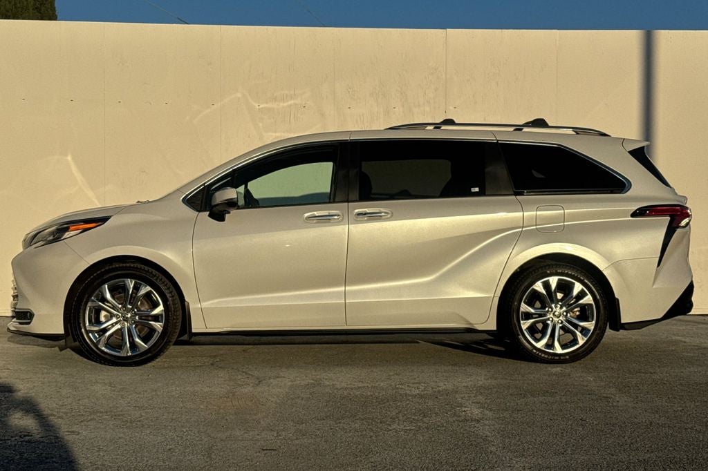 2022 Toyota Sienna Platinum 7 Passenger