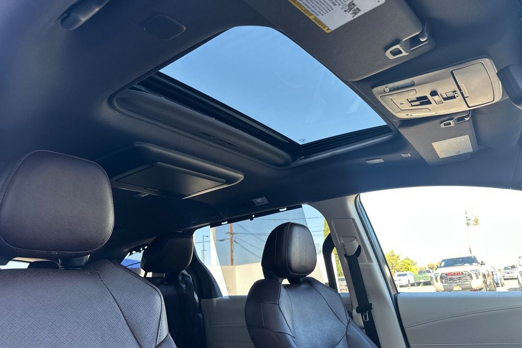 2022 Toyota Sienna Platinum 7 Passenger