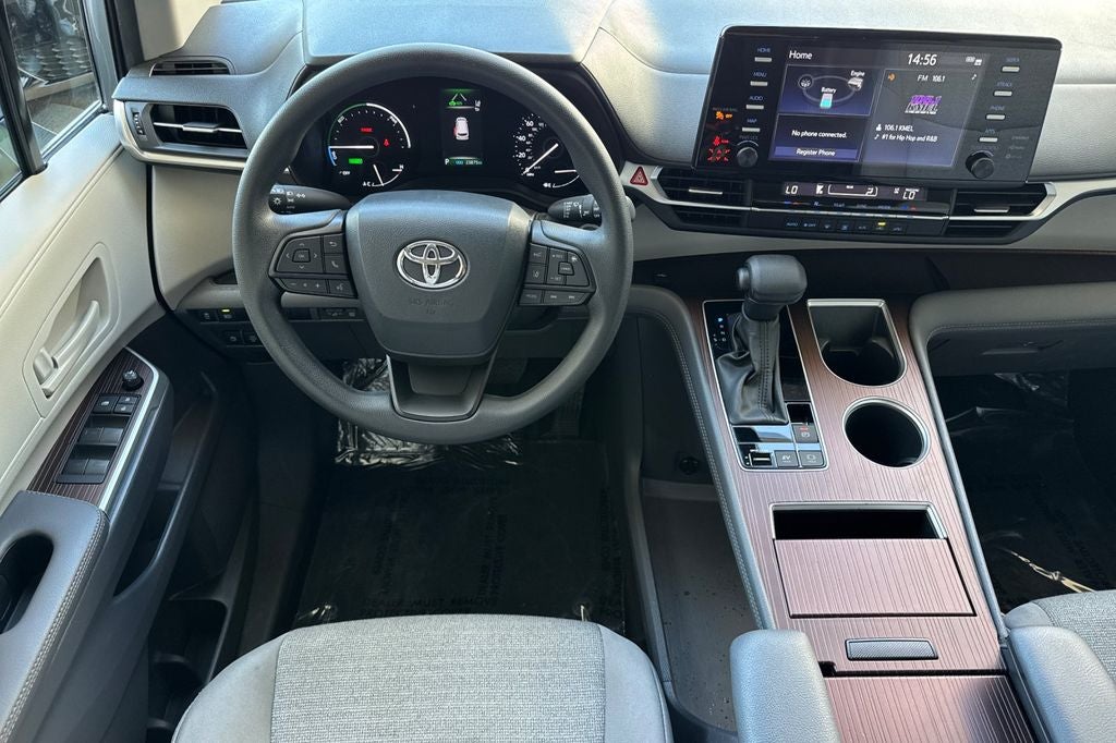 2024 Toyota Sienna LE 8 Passenger