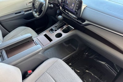 2024 Toyota Sienna LE 8 Passenger