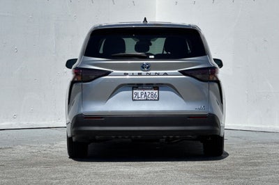 2024 Toyota Sienna LE 8 Passenger