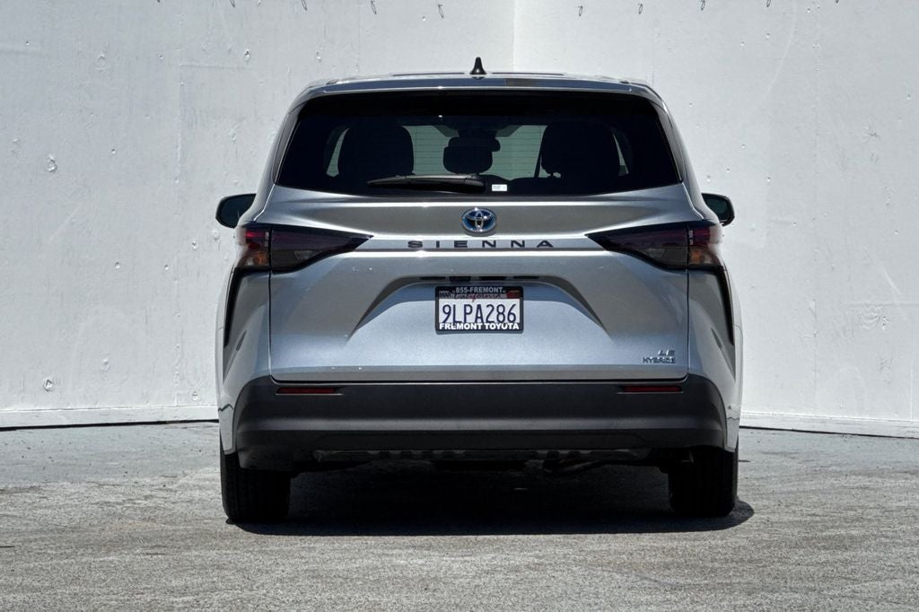 2024 Toyota Sienna LE 8 Passenger